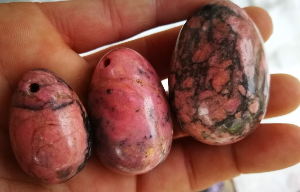 oeuf de yoni rhodonite