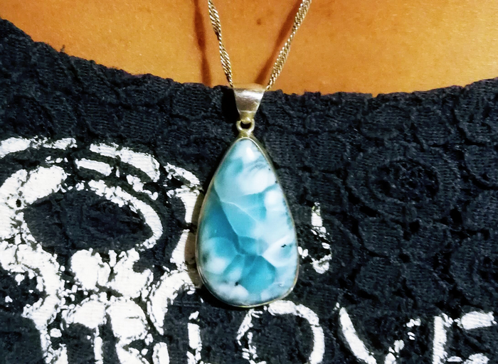 mon larimar