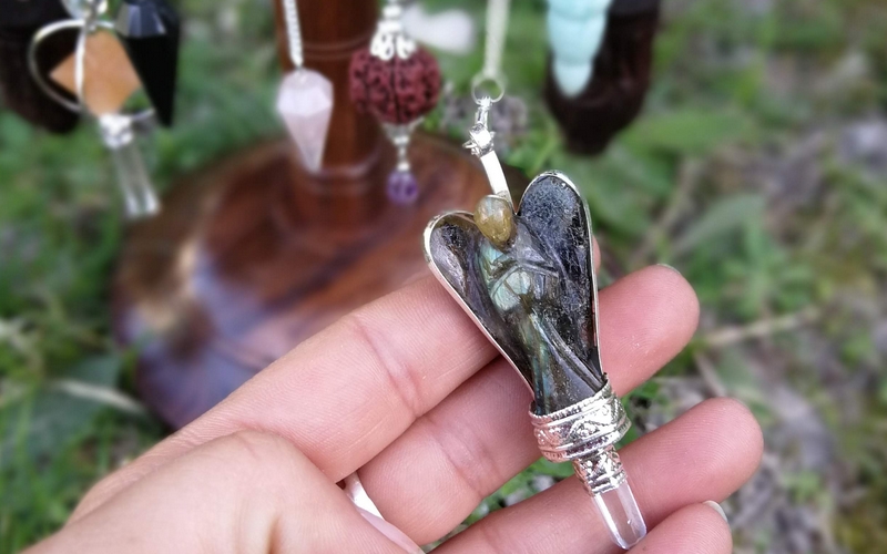 Pendule ange en labradorite